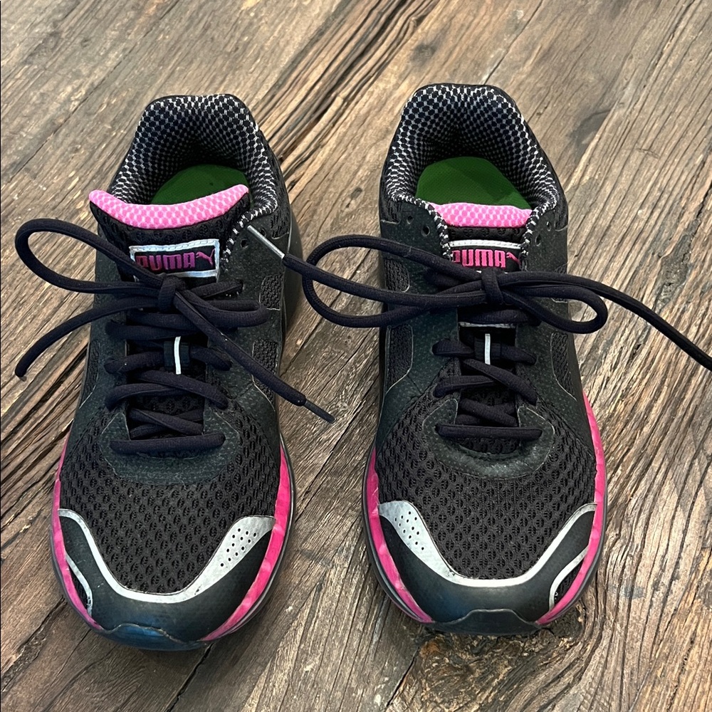 Puma Black and Pink Running Sneakers OrthoLite size 7